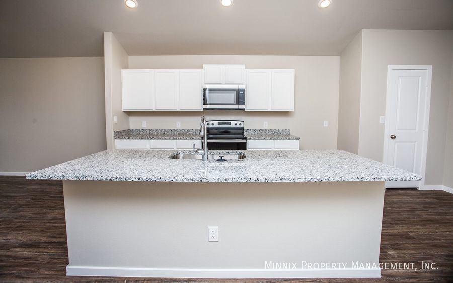 Building Photo - 2122 Kirksey Ave