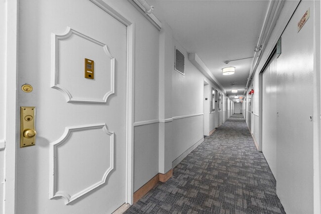 Building Photo - 225 Saint Pauls Ave