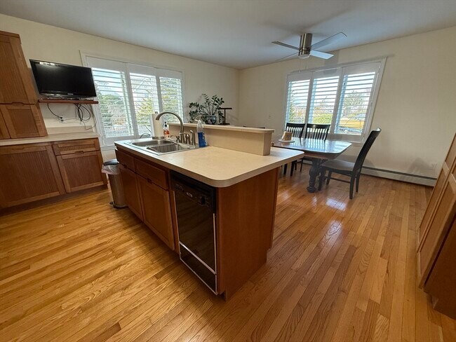 Building Photo - 7 Nancy St