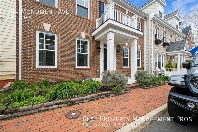 Building Photo - 784 Monument Ave