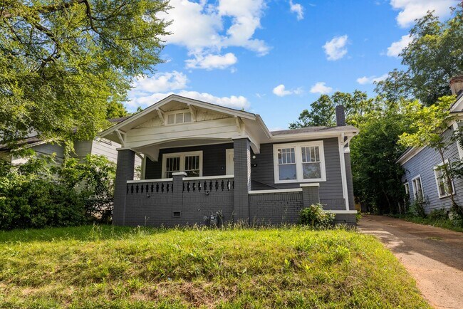 Building Photo - Charming 4 Bedroom, 2 Bathroom house