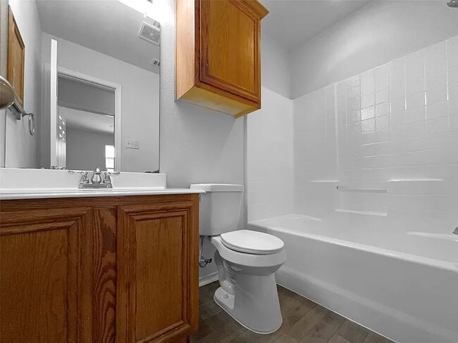 Building Photo - 3331 Light Pointe Dr