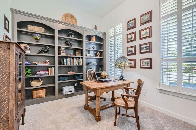 Building Photo - Available Now: Gorgeous 4 Bed/3.5 Bath wit...