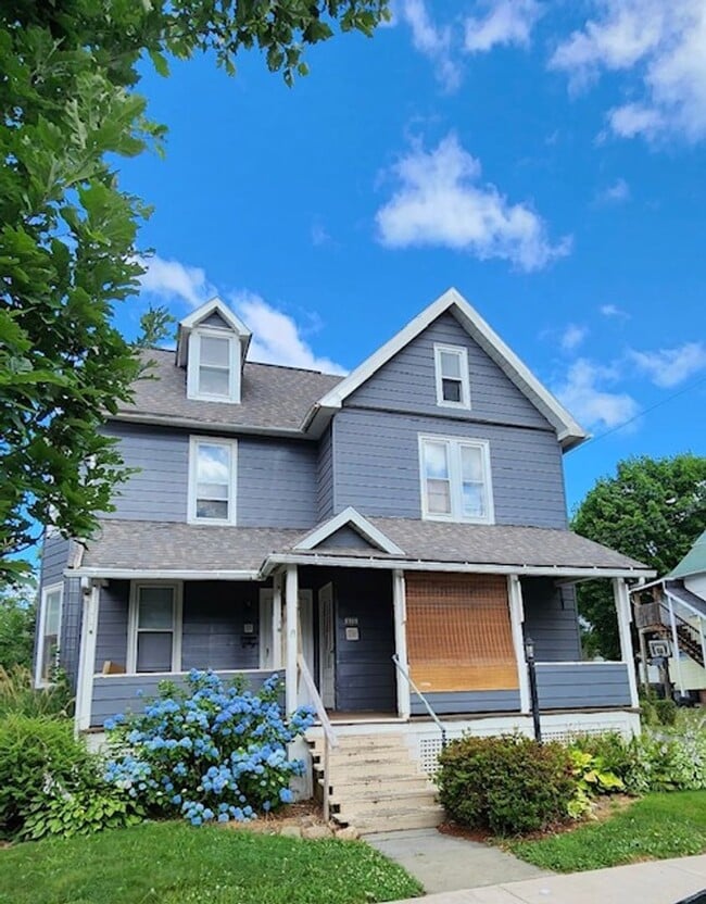 Building Photo - Spacious 2-Bedroom Apartment with Bonus Room – $850/month