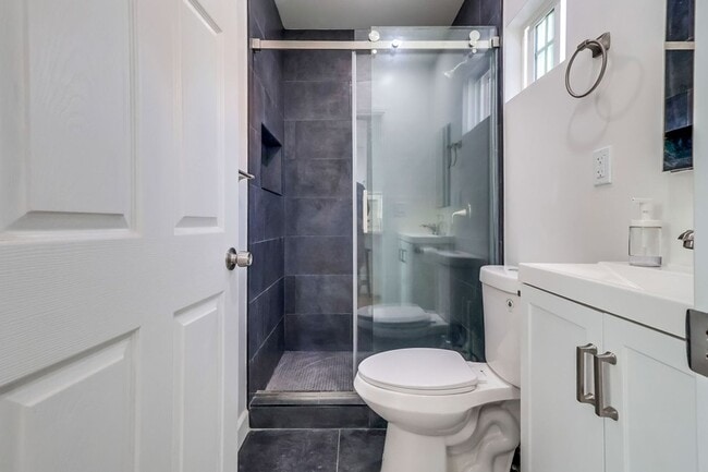 Building Photo - 6504 W 84th Pl