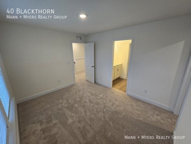 Building Photo - 40 Blackthorn-