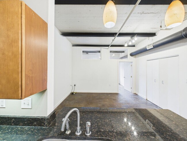 Building Photo - 15 N 18th St