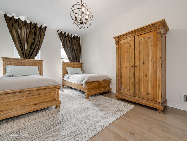 Building Photo - 24 N May St