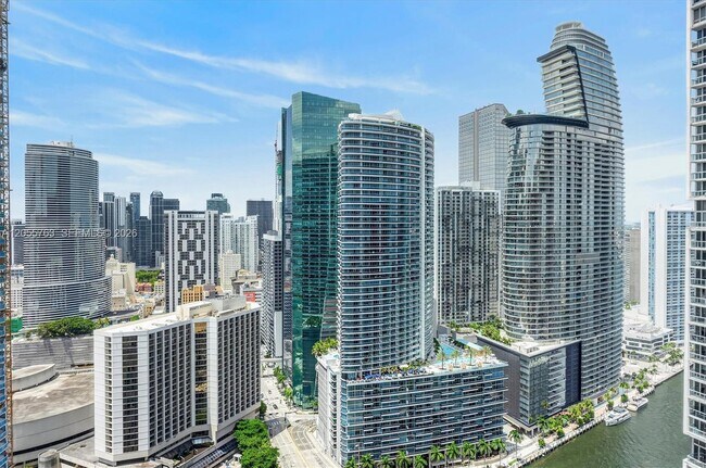 Building Photo - 500 Brickell Ave