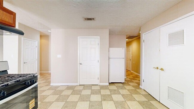 Building Photo - 1724 Boardwalk Ct