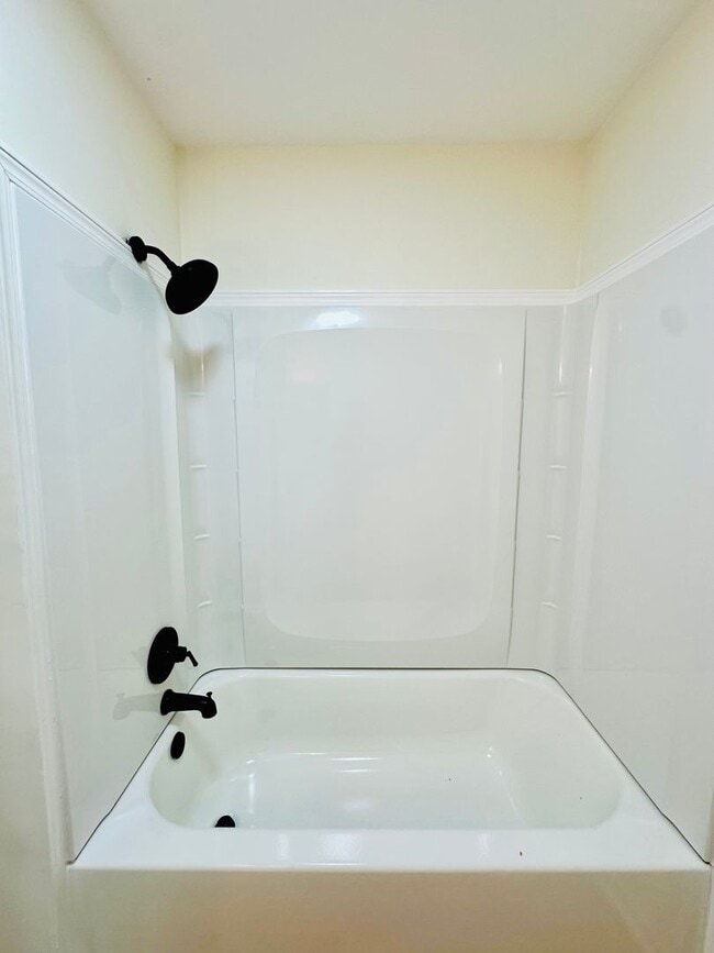 Building Photo - Completely renovated 3BR house in Shelby P...
