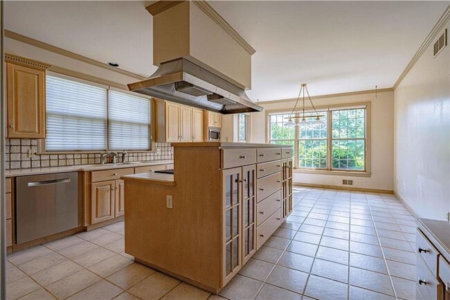 Building Photo - Elegant Living Awaits: Luxurious 4-Bedroom Home with Pool in Bethlehem Area School District