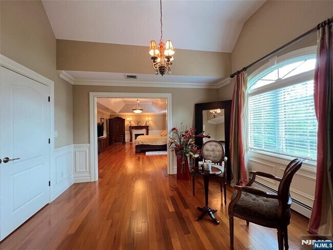 Building Photo - 22 Reiner Pl