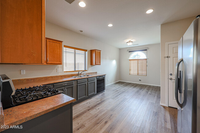 Building Photo - 20500 N 262nd Ave