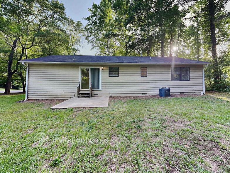 Building Photo - 812 Brighton Dr NW