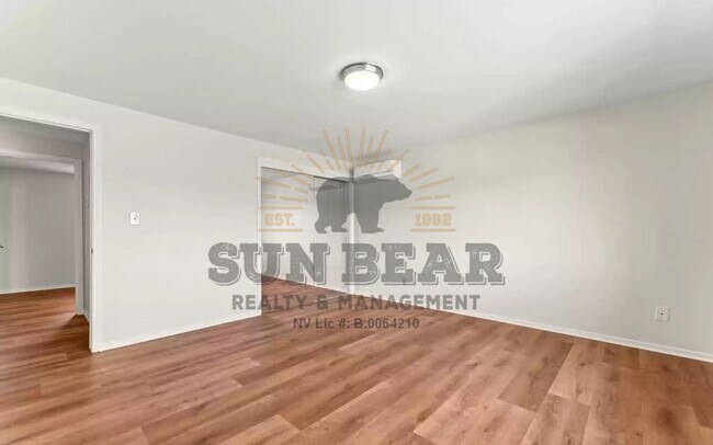 Building Photo - 4 Bedroom in Reno!!!  Great Location!