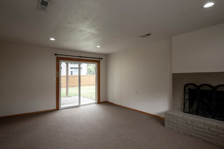Rec-Room Angle - 10717 NE 145th Pl