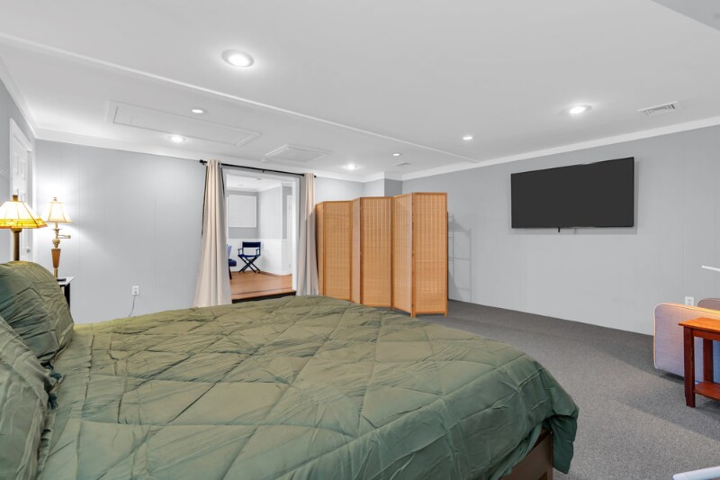 Building Photo - 51 Laurel Ave