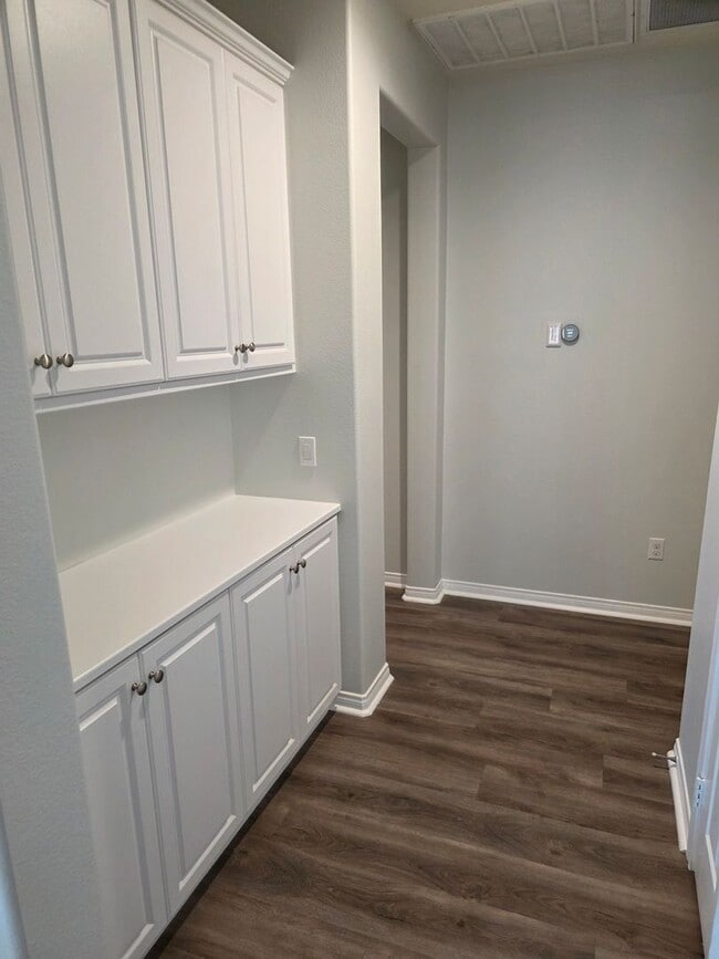 Building Photo - Gorgeous Single Level, 4 Bedroom Pool Home with Solar!