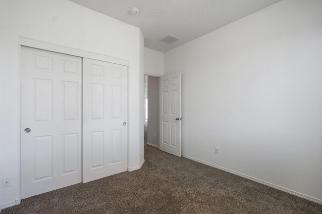 Building Photo - 1143 Desert Sunflower Dr NE