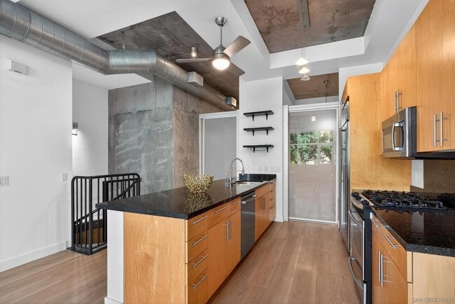 Building Photo - 1025 Island Ave