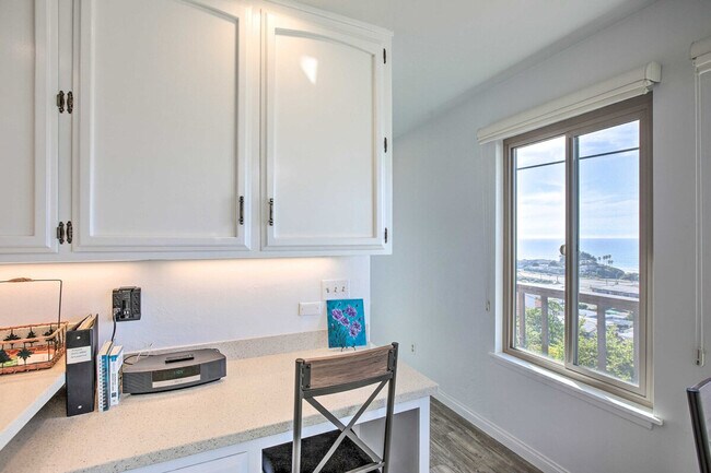 Building Photo - 408 Stuart Ave