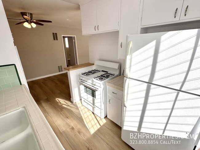 Building Photo - Newly Updated 2Bedroom 1Bathroom In Prime ...