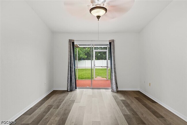 Building Photo - 1425 SW 10th St