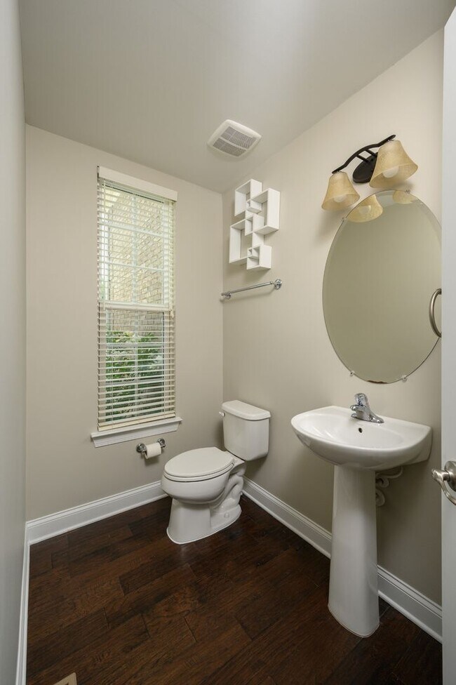 Building Photo - **RARE, EXECUTIVE HOME ON OVER HALF AN ACRE IN WILLIAMSON COUNTY BRENTWOOD ZONED FOR BRENTWOOD MI...