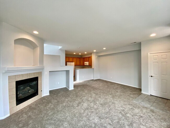 Building Photo - Fantastic Highlands Ranch Townhome - 3bed,...