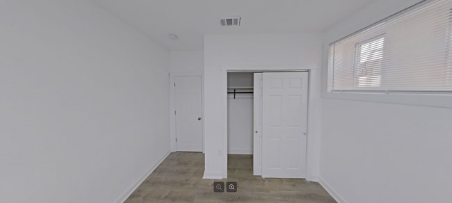 Building Photo - 6459 N 16th St