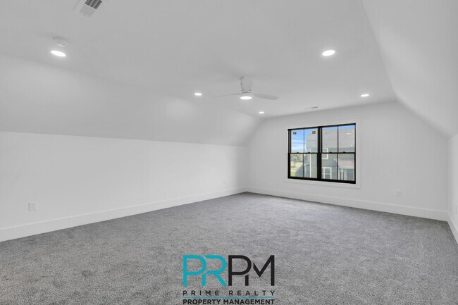 Building Photo - 938 Benchmark Dr