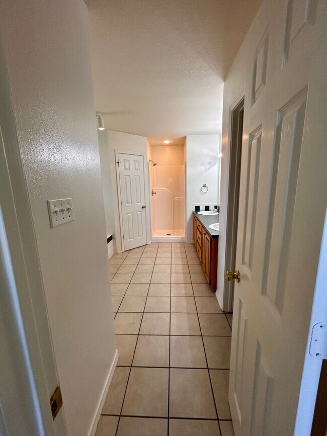 Building Photo - Cozy 3 Bedroom/2 Bathroom Home for Rent in...