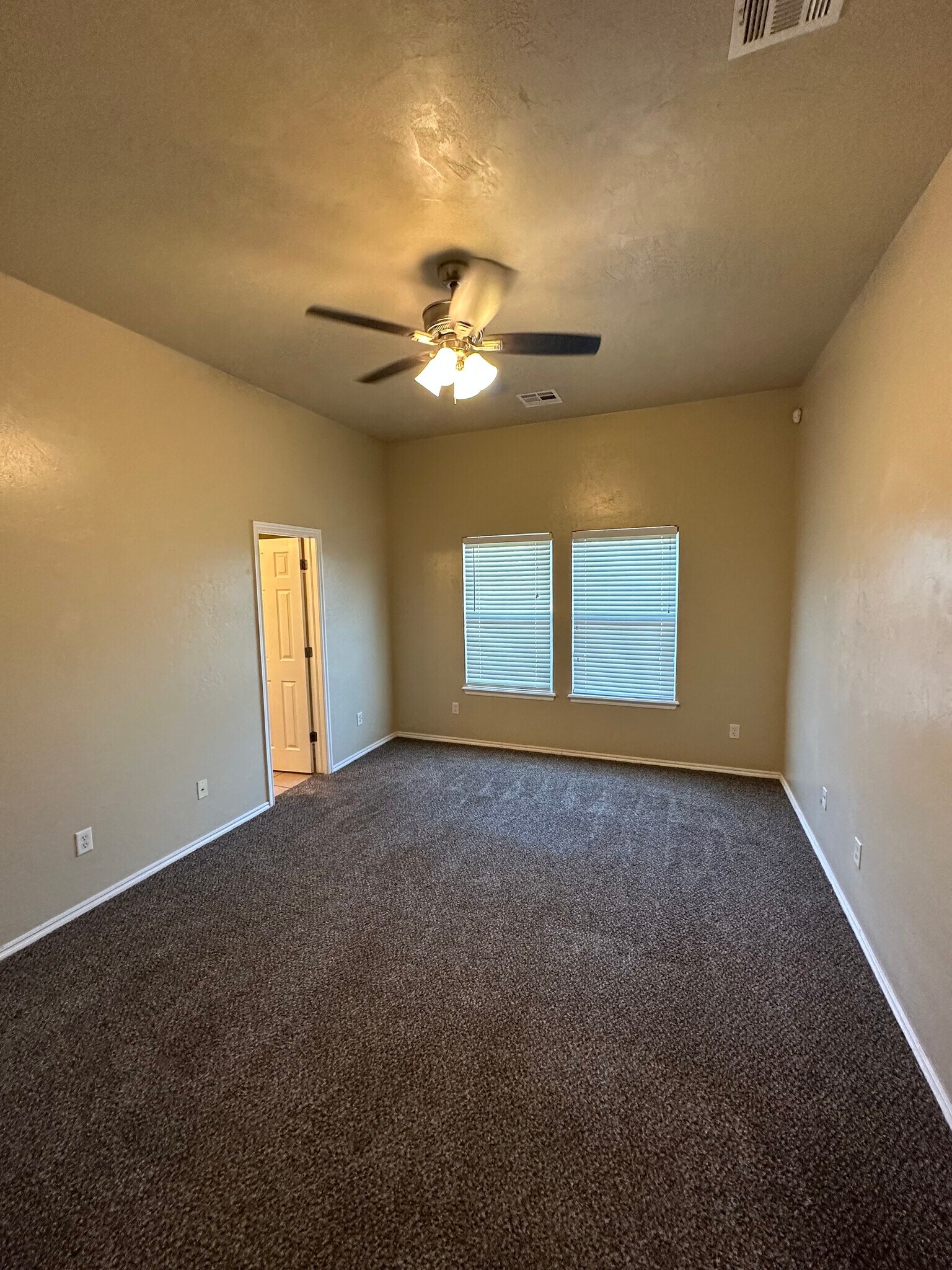 Building Photo - 809 Beechwood Way