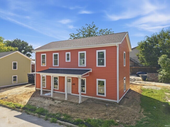 Building Photo - 527 N Prow Ave