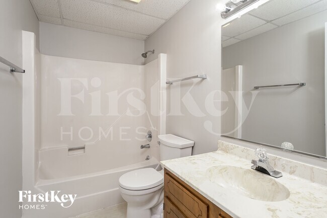 Building Photo - 8832 Belhaven Ct