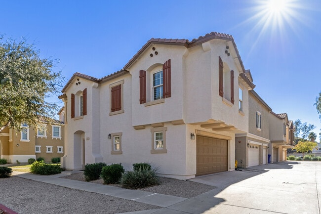 Building Photo - 4233 E Jasper Dr