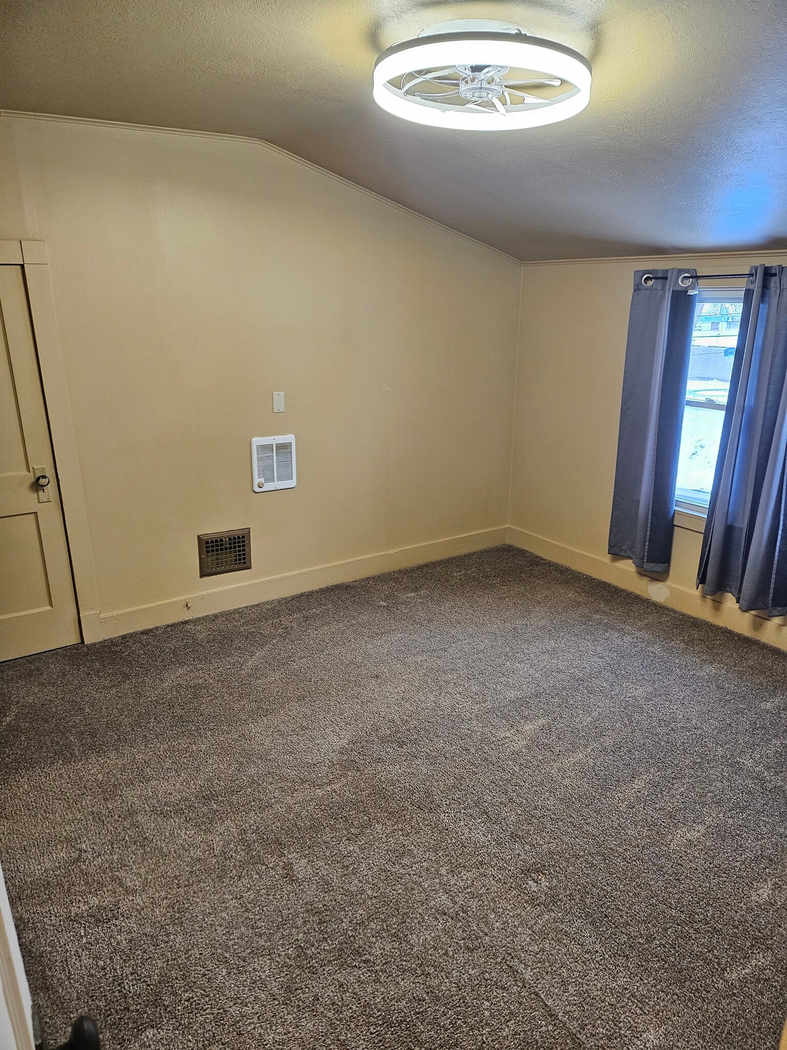 Building Photo - 25 E Prospect St