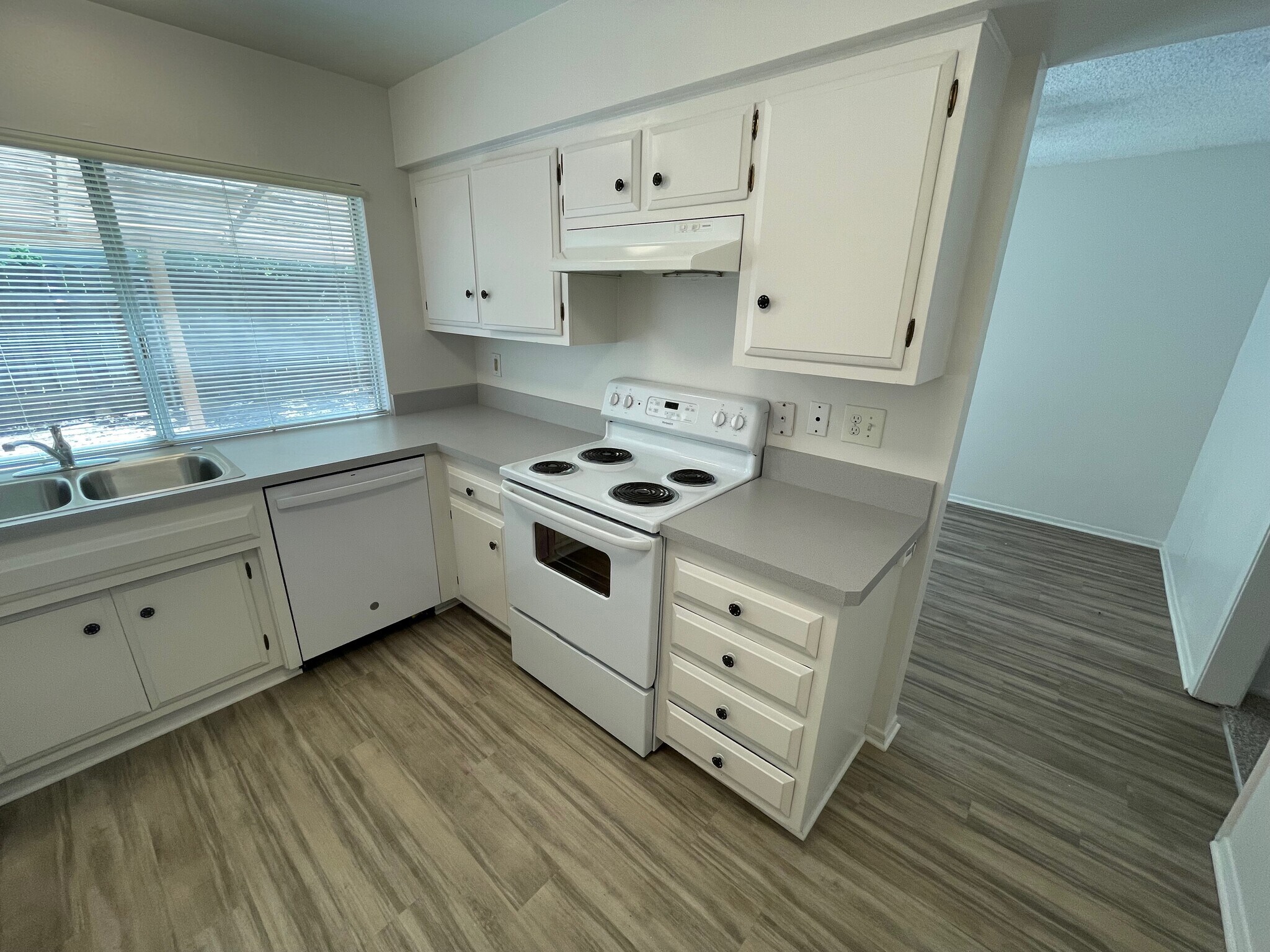 Building Photo - 7369 Elmhurst Pl