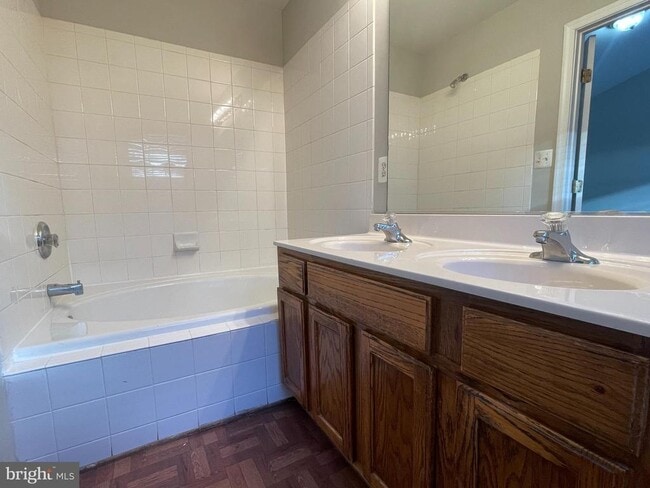 Building Photo - 27 Townes Pl