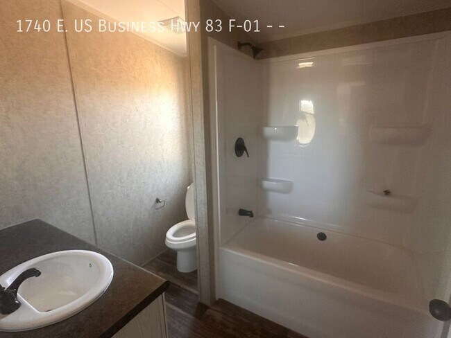 Building Photo - 1740 E U.S. Business 83