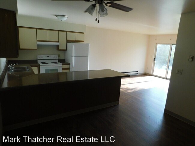 Building Photo - 215 Weed St