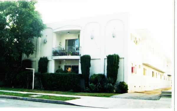 Building Photo - 4415 Ventura Canyon Ave
