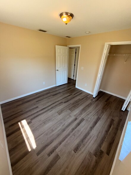 Building Photo - 7228 Everest Ave