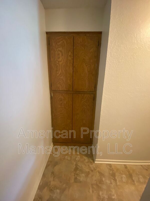 Building Photo - 2303 W Quantico St