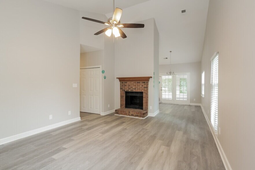 Building Photo - 11017 Shipwright Ln