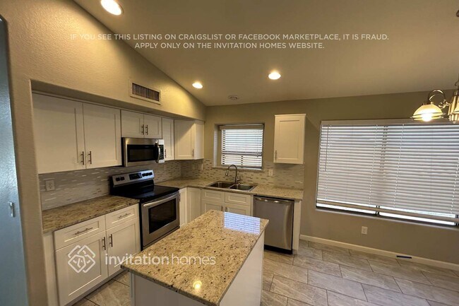 Building Photo - 16005 W Latham St