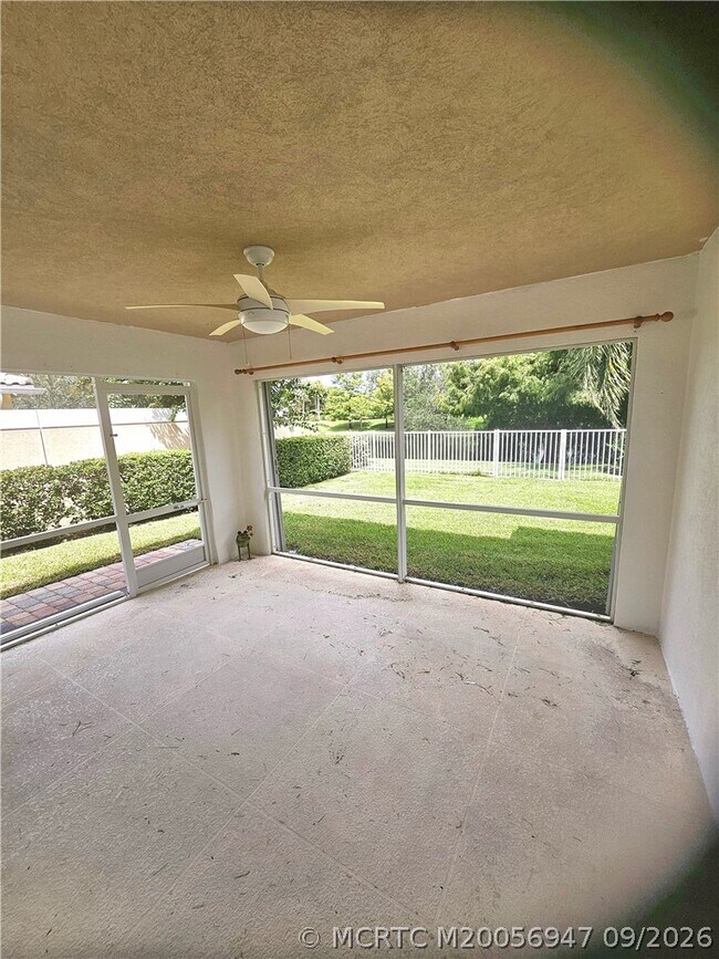 Building Photo - 11208 SW Pembroke Dr