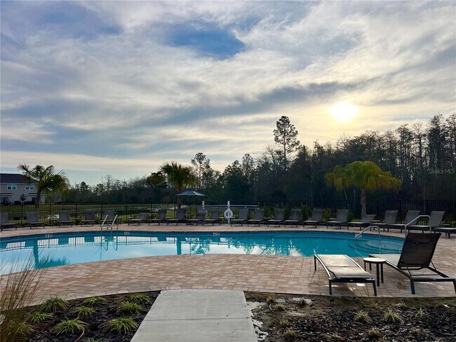 Building Photo - 2008 Viewfinder St