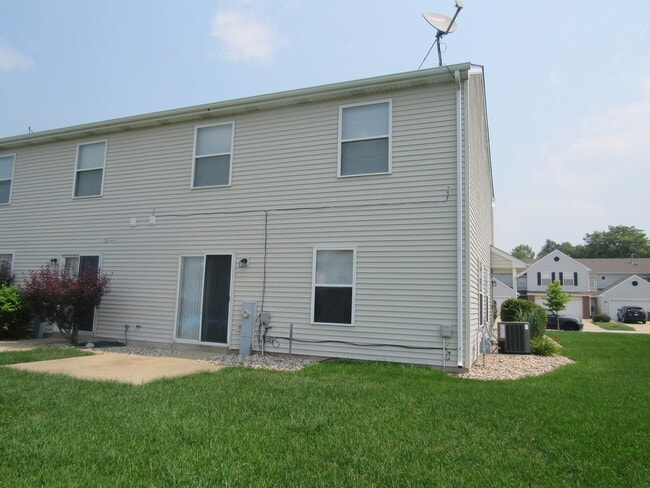 Building Photo - 25200 Faraday Rd